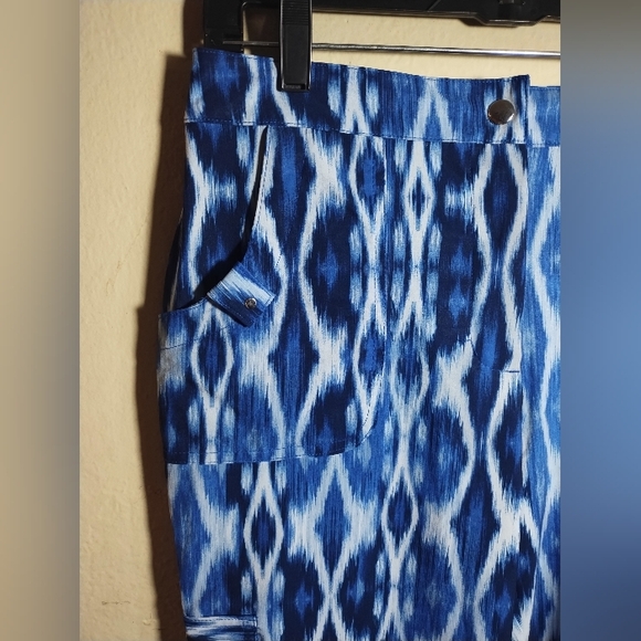 Chicos Zenergy Cropped Pants Blue Patterned Coastal Beach Boho Classy - Picture 4 of 14